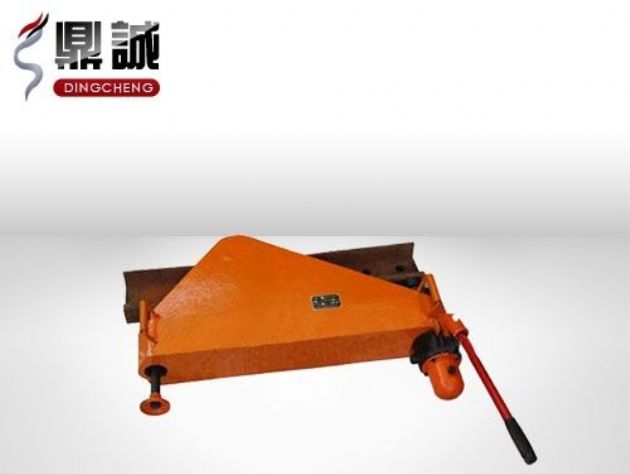 點擊查看詳細信息<br>標題：垂直液壓彎軌機 閱讀次數(shù)：4901