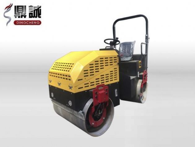 點(diǎn)擊查看詳細(xì)信息<br>標(biāo)題：2.5噸全液壓座駕式振動(dòng)壓路機(jī) 閱讀次數(shù)：15533